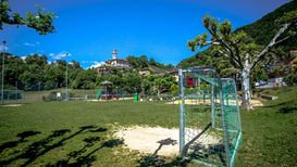 Casa Parrocchiale e Chiesa di San Siro dal parco giochi di via Fomelle - @ Alessandro Rabaglio