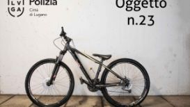 23 Cube nera