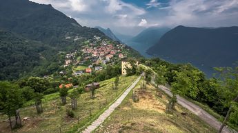 Vista sul paese di Brè fino a Porlezza - @ Alessandro Rabaglio