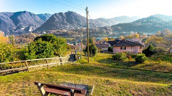 Veduta Sud dalla chiesa di Biogno con la scalinata via Don Giuseppe Storni che dal nucleo di Biogno porta alla chiesa - @ Alessandro Rabaglio