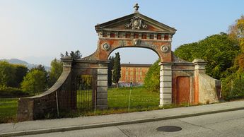 Porta di entrata della Villa Viarnetto - @ Marco Imperadore