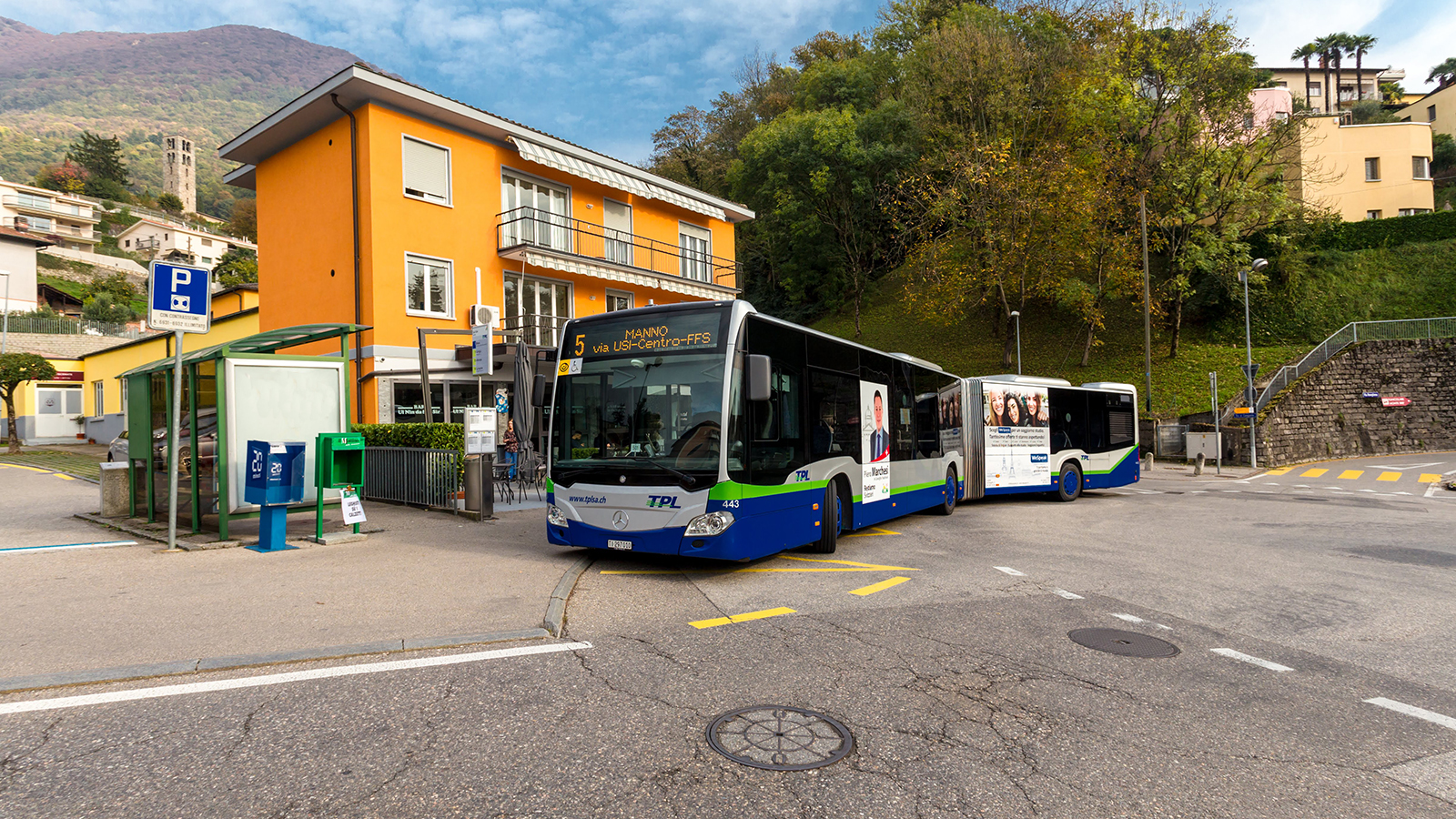 Capolinea bus 5, fermata San Siro - @ Alessandro Rabaglio