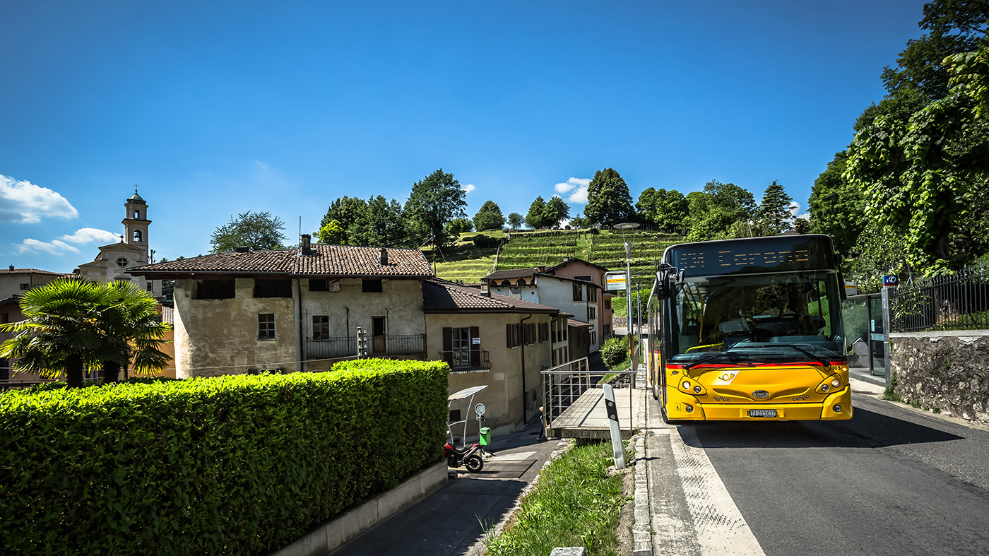 Fermata AutoPostale 434 che collega Lugano centro con Carona - @ Alessandro Rabaglio