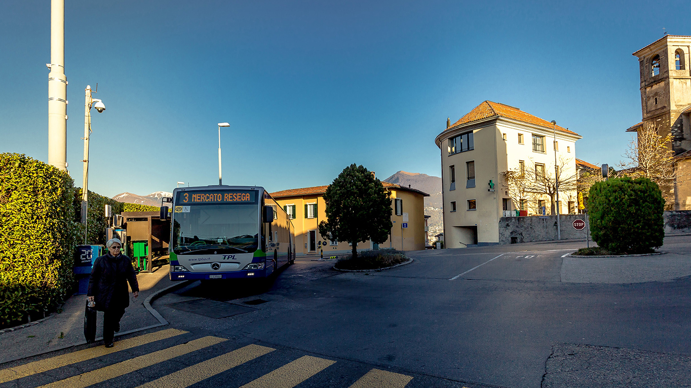 Capolinea del bus con chiesa San Sebastiano - @ Alessandro Rabaglio